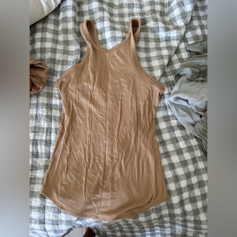 Lululemon tank